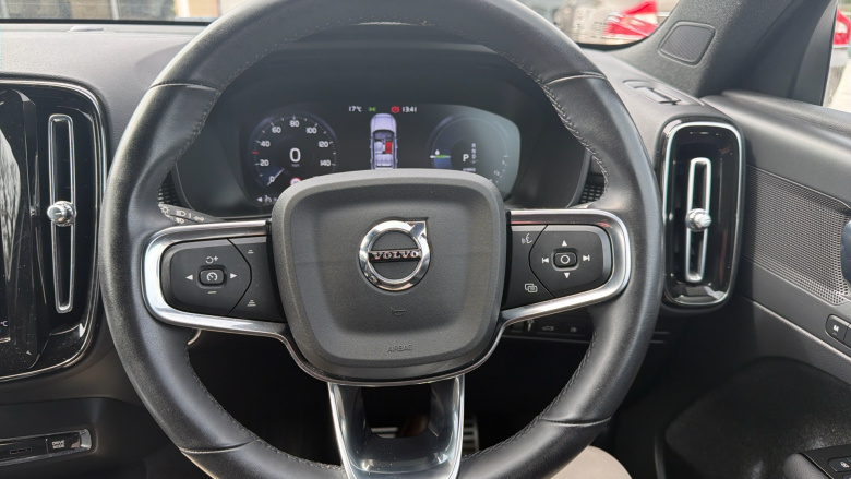 Volvo Xc40 1.5 T5 Recharge PHEV R DESIGN Pro 5dr Auto Estate